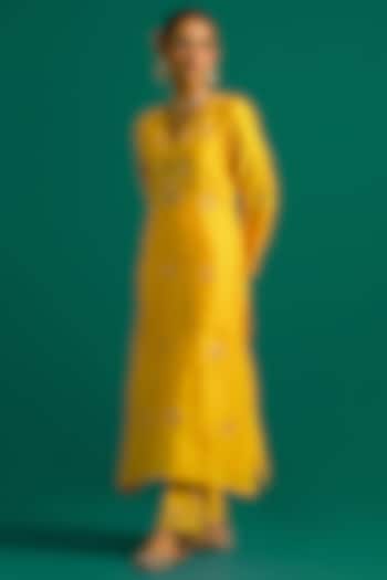 Yellow Silk Chanderi Hand Embroidered Kurta Set by Anantaa By Roohi Trehan at Pernia's Pop Up Shop
