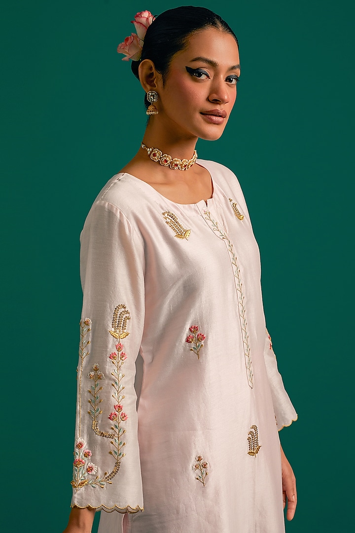 Light Pink Silk Chanderi Hand Embroidered Kurta Set by Anantaa By Roohi Trehan at Pernia's Pop Up Shop