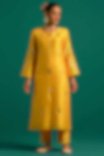 Yellow Silk Chanderi Hand Embroidered Kurta Set by Anantaa By Roohi Trehan at Pernia's Pop Up Shop