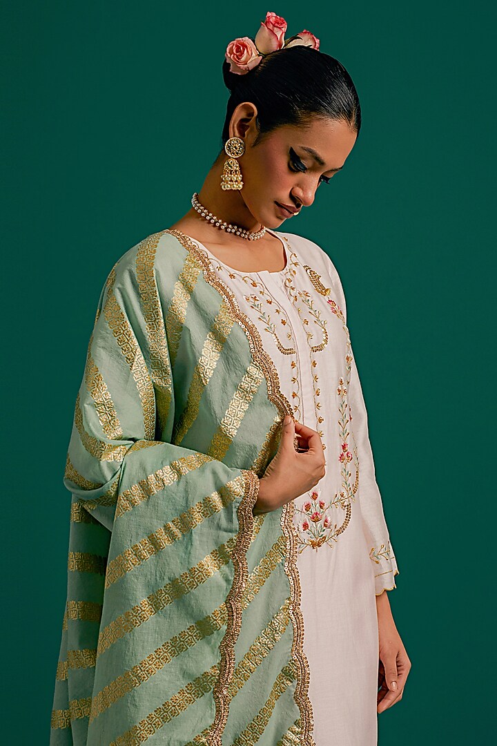 Light Pink Silk Chanderi Hand Embroidered Kurta Set by Anantaa By Roohi Trehan at Pernia's Pop Up Shop