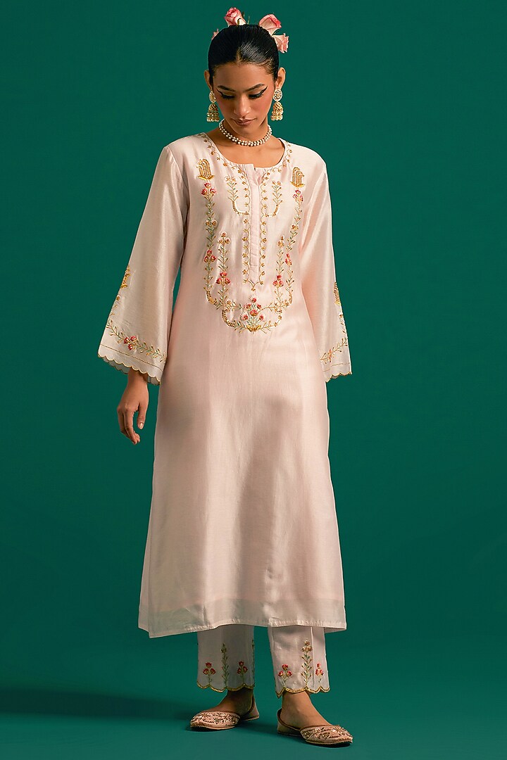 Light Pink Silk Chanderi Hand Embroidered Kurta Set by Anantaa By Roohi Trehan at Pernia's Pop Up Shop