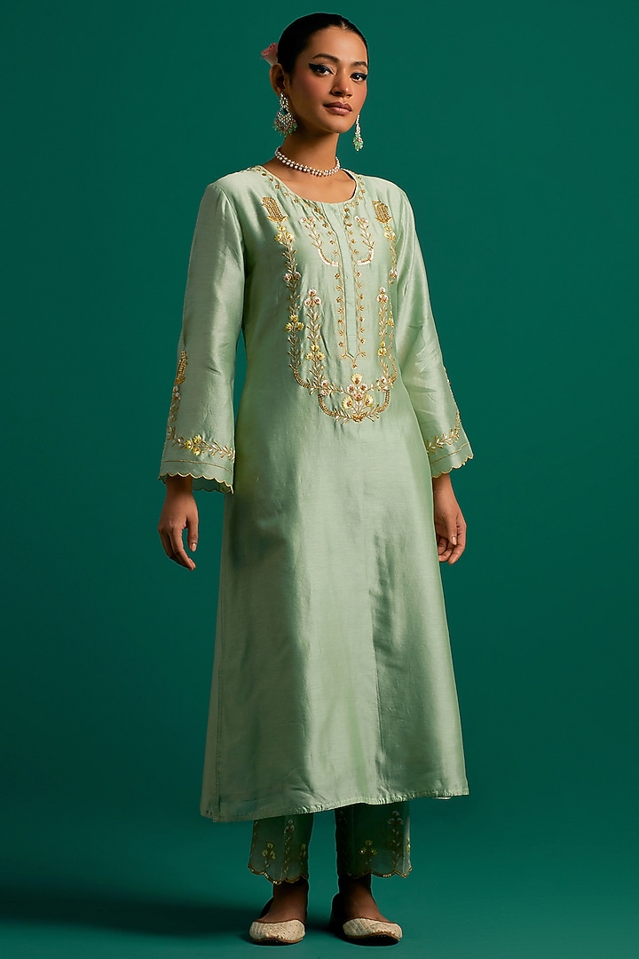 Green Silk Chanderi Hand Embroidered Kurta Set by Anantaa By Roohi Trehan at Pernia's Pop Up Shop