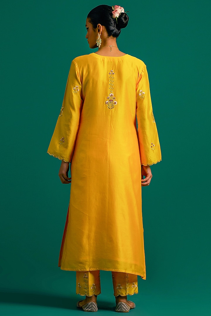 Yellow Silk Chanderi Hand Embroidered Kurta Set by Anantaa By Roohi Trehan at Pernia's Pop Up Shop