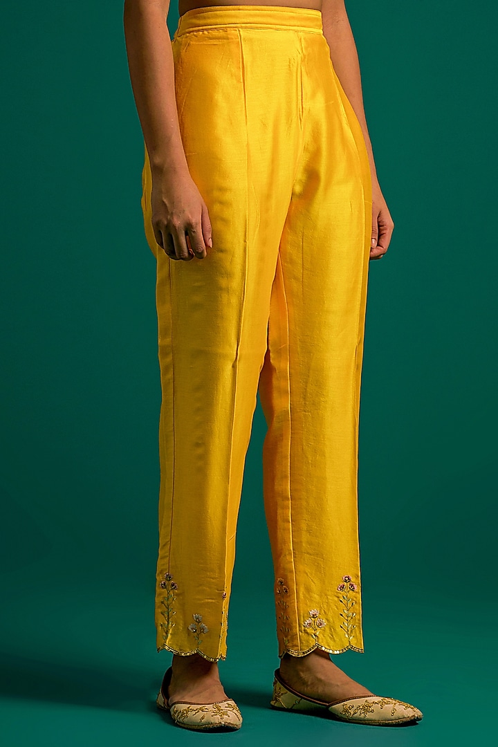 Yellow Silk Chanderi Hand Embroidered Kurta Set by Anantaa By Roohi Trehan at Pernia's Pop Up Shop
