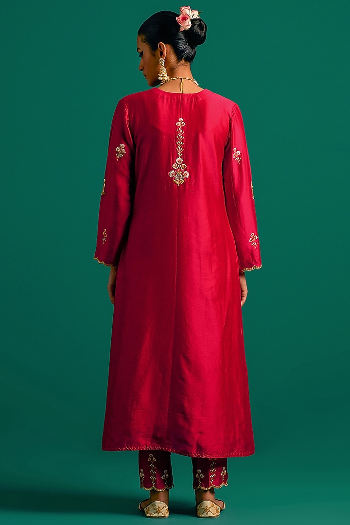 Red Silk Chanderi Hand Embroidered Kurta Set by Anantaa By Roohi Trehan at Pernia's Pop Up Shop