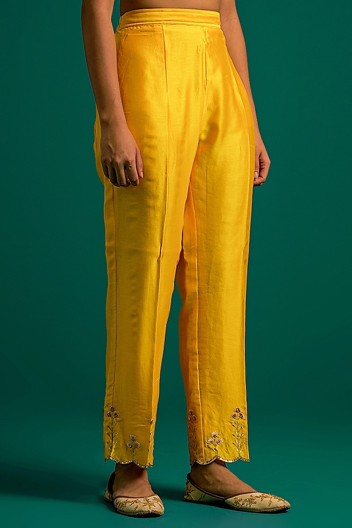 Yellow Silk Chanderi Hand Embroidered Kurta Set by Anantaa By Roohi Trehan at Pernia's Pop Up Shop