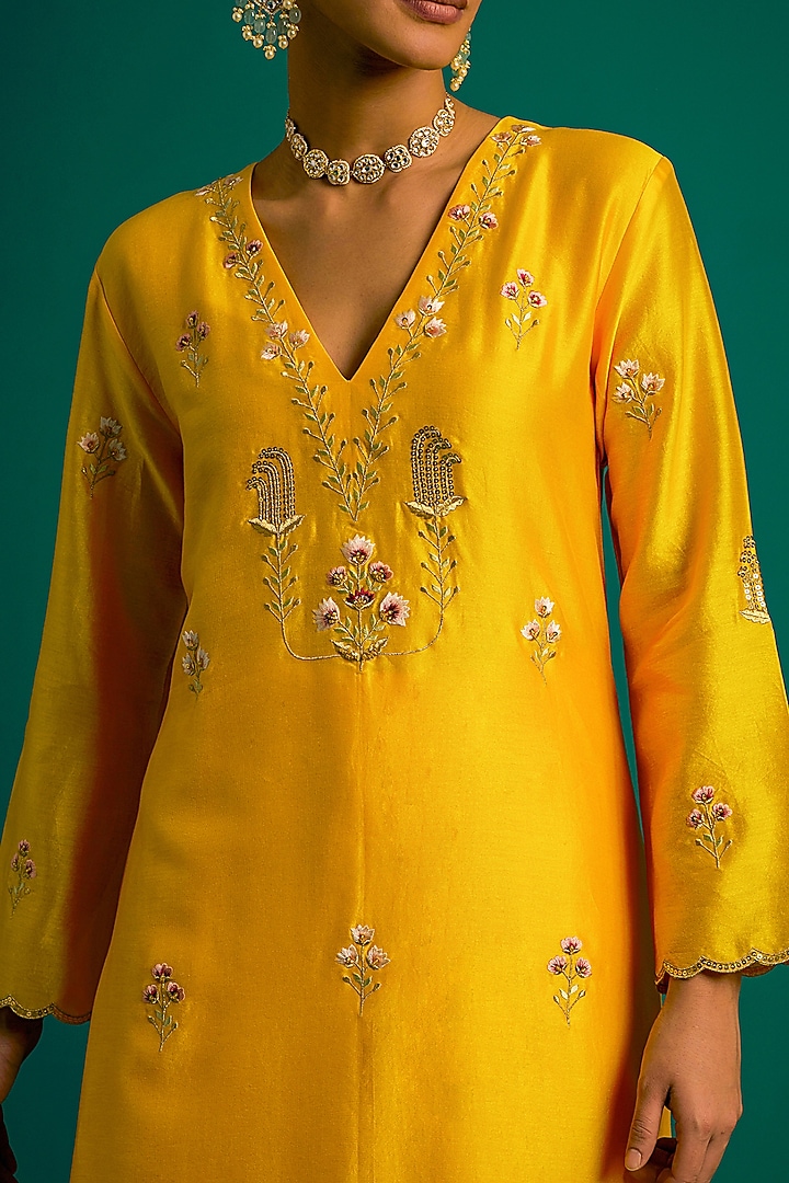 Yellow Silk Chanderi Hand Embroidered Kurta Set by Anantaa By Roohi Trehan at Pernia's Pop Up Shop