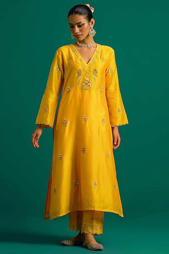 Yellow Silk Chanderi Hand Embroidered Kurta Set by Anantaa By Roohi Trehan at Pernia's Pop Up Shop