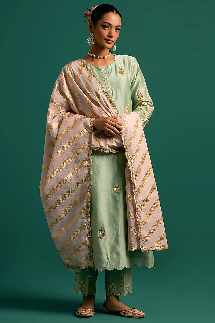 Green Silk Chanderi Hand Embroidered Kurta Set by Anantaa By Roohi Trehan at Pernia's Pop Up Shop