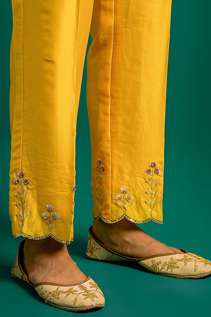 Yellow Silk Chanderi Hand Embroidered Kurta Set by Anantaa By Roohi Trehan at Pernia's Pop Up Shop