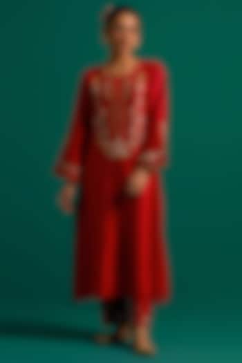 Red Silk Chanderi Hand Embroidered Kurta Set by Anantaa By Roohi Trehan at Pernia's Pop Up Shop
