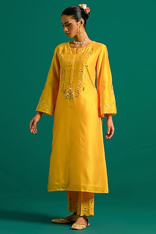 Yellow Silk Chanderi Hand Embroidered Kurta Set by Anantaa By Roohi Trehan