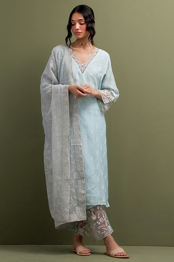 Blue Mul Chanderi Thread Hand Embroidered Kurta Set by Anantaa By Roohi Trehan at Pernia's Pop Up Shop