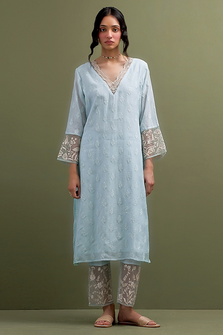 Blue Mul Chanderi Thread Hand Embroidered Kurta Set by Anantaa By Roohi Trehan at Pernia's Pop Up Shop