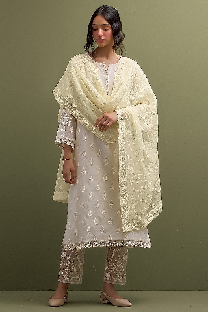 Ivory Mul Chanderi Thread Hand Embroidered Kurta Set by Anantaa By Roohi Trehan at Pernia's Pop Up Shop