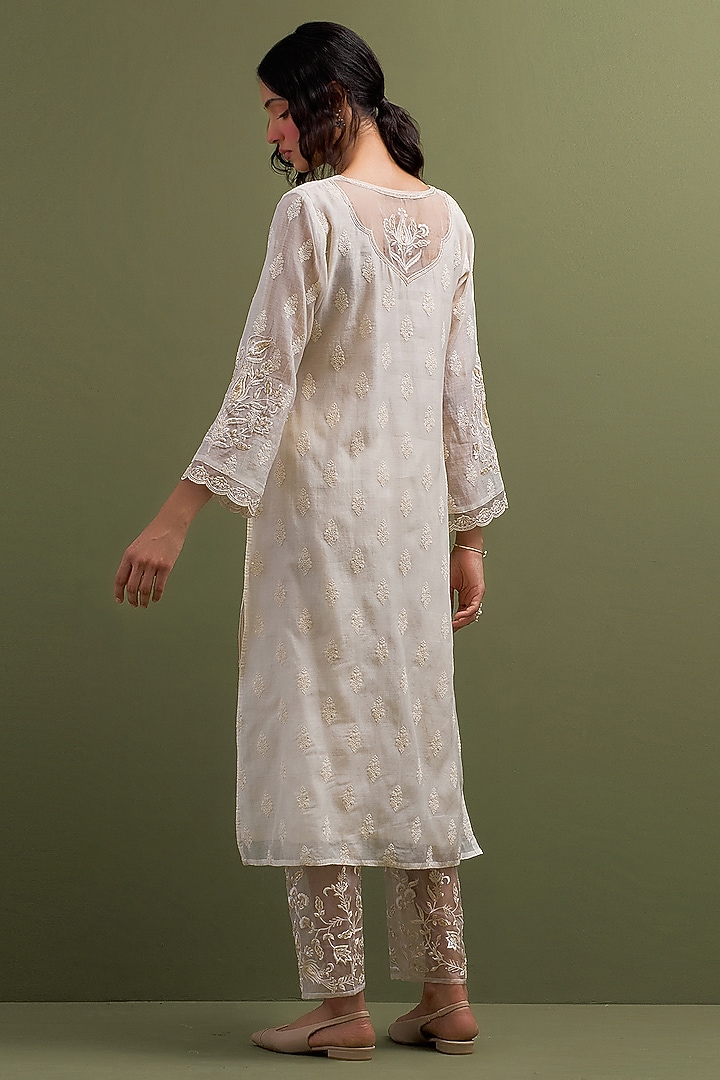 Ivory Mul Chanderi Thread Hand Embroidered Kurta Set by Anantaa By Roohi Trehan at Pernia's Pop Up Shop
