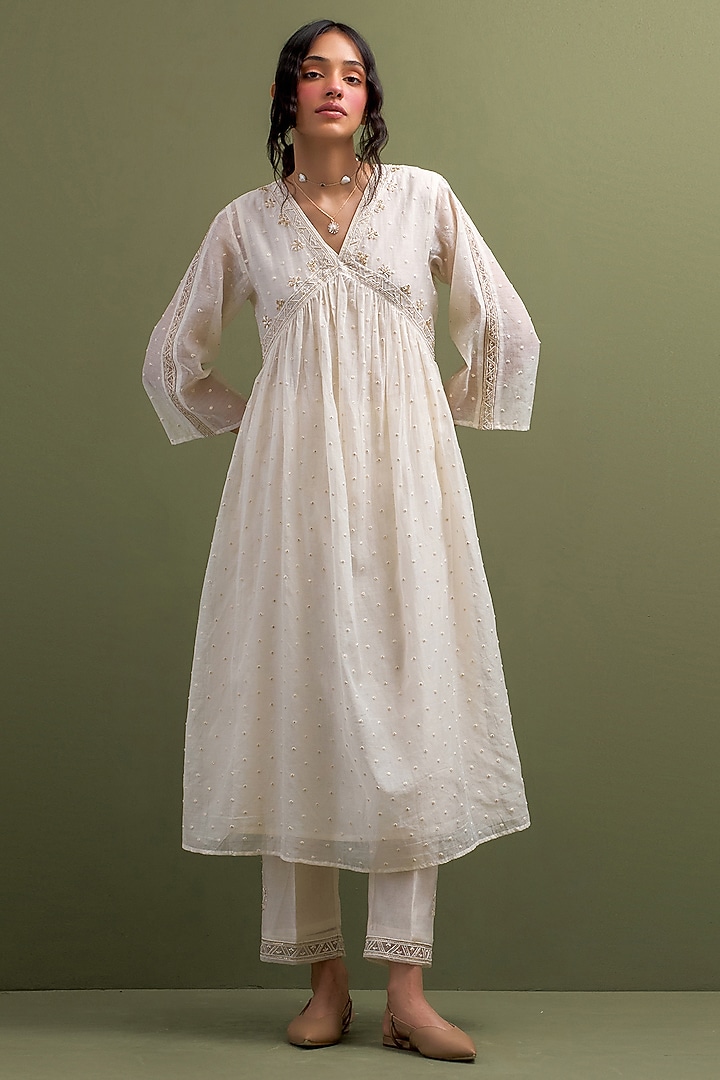 Ivory Mul Chanderi Thread Hand Embroidered Gathered Kurta Set by Anantaa By Roohi Trehan at Pernia's Pop Up Shop