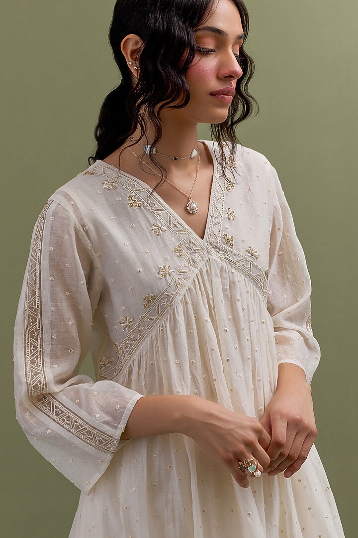 Ivory Mul Chanderi Thread Hand Embroidered Gathered Kurta Set by Anantaa By Roohi Trehan at Pernia's Pop Up Shop