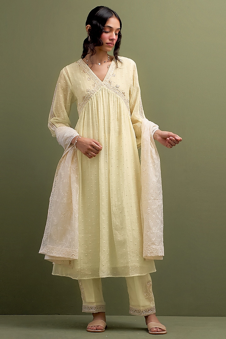 Yellow Mul Chanderi Thread Hand Embroidered Gathered Kurta Set by Anantaa By Roohi Trehan at Pernia's Pop Up Shop