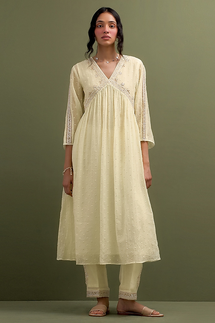 Yellow Mul Chanderi Thread Hand Embroidered Gathered Kurta Set by Anantaa By Roohi Trehan at Pernia's Pop Up Shop
