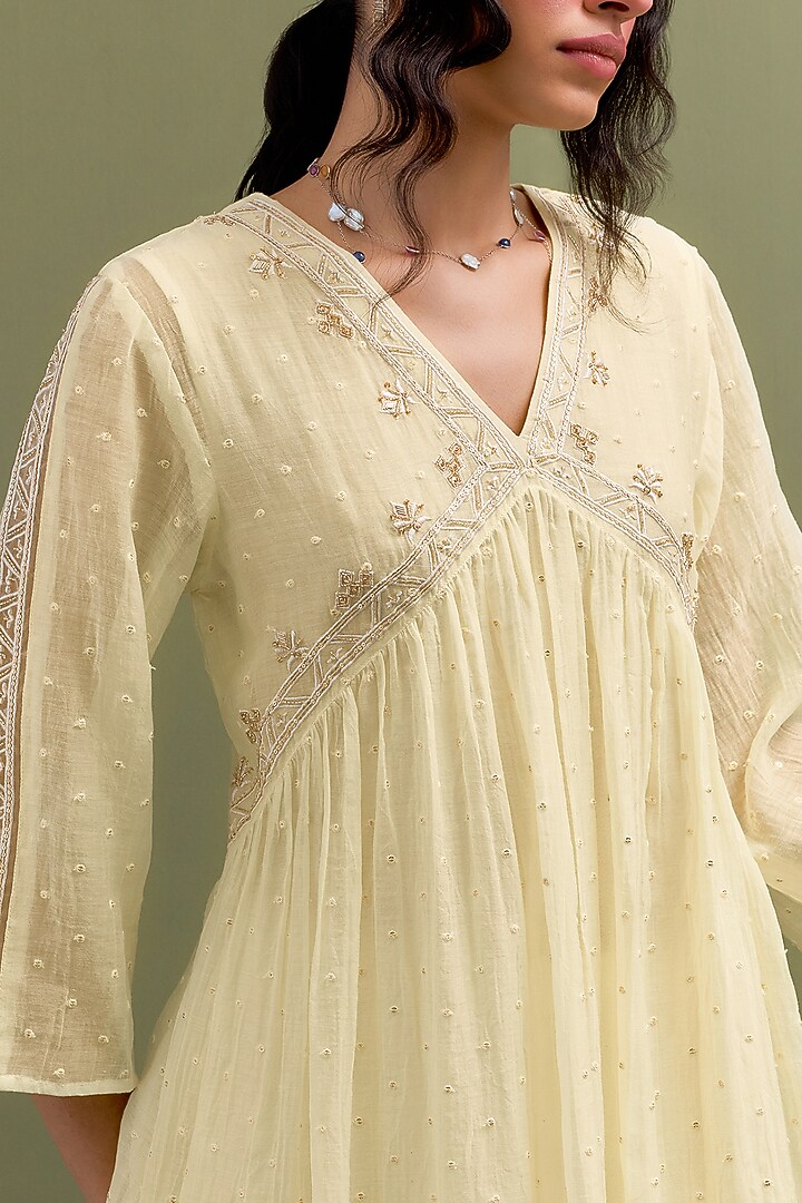 Yellow Mul Chanderi Thread Hand Embroidered Gathered Kurta Set by Anantaa By Roohi Trehan at Pernia's Pop Up Shop