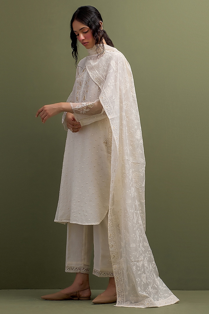 Ivory Mul Chanderi Thread Hand Embroidered High-Low Kurta Set by Anantaa By Roohi Trehan at Pernia's Pop Up Shop