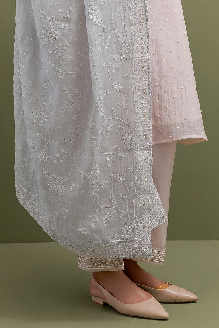 Pink Mul Chanderi Thread Hand Embroidered High-Low Kurta Set by Anantaa By Roohi Trehan at Pernia's Pop Up Shop