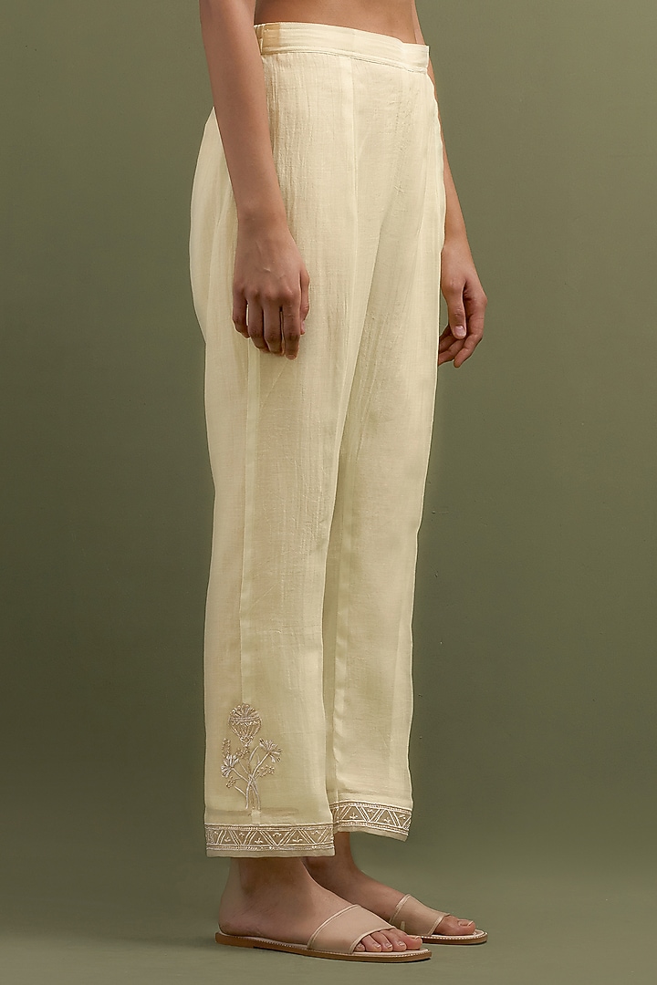 Yellow Mul Chanderi Thread Hand Embroidered High-Low Kurta Set by Anantaa By Roohi Trehan at Pernia's Pop Up Shop