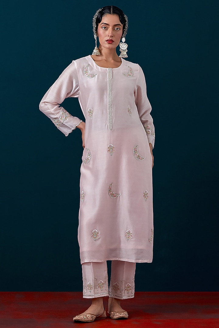Pink Silk Chanderi Zari & Sequin Hand Embroidered Kurta Set by Anantaa By Roohi Trehan at Pernia's Pop Up Shop
