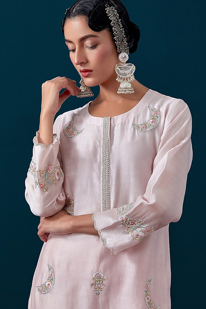 Pink Silk Chanderi Zari & Sequin Hand Embroidered Kurta Set by Anantaa By Roohi Trehan at Pernia's Pop Up Shop