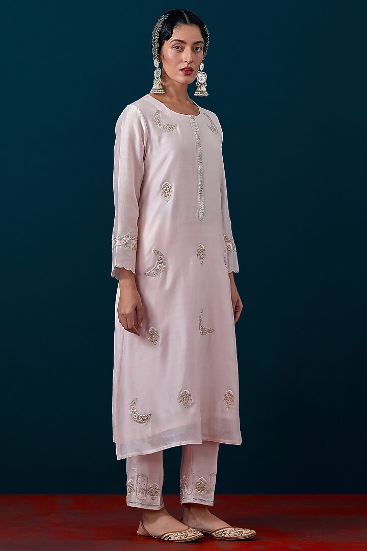 Pink Silk Chanderi Zari & Sequin Hand Embroidered Kurta Set by Anantaa By Roohi Trehan at Pernia's Pop Up Shop