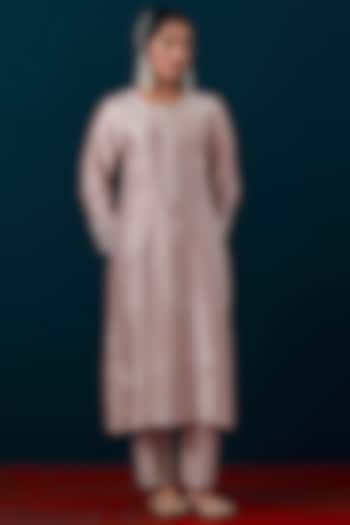 Old Rose Silk Chanderi Zari & Sequin Hand Embroidered Kurta Set by Anantaa By Roohi Trehan at Pernia's Pop Up Shop