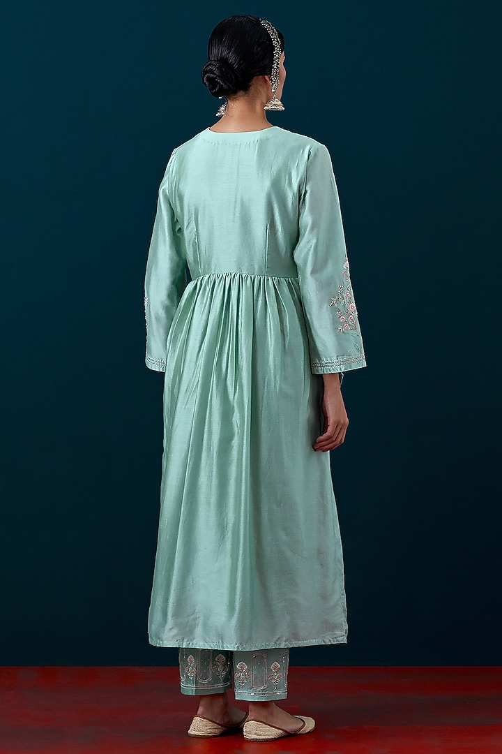 Dull Blue Silk Chanderi Floral Embroidered Kurta Set by Anantaa By Roohi Trehan at Pernia's Pop Up Shop