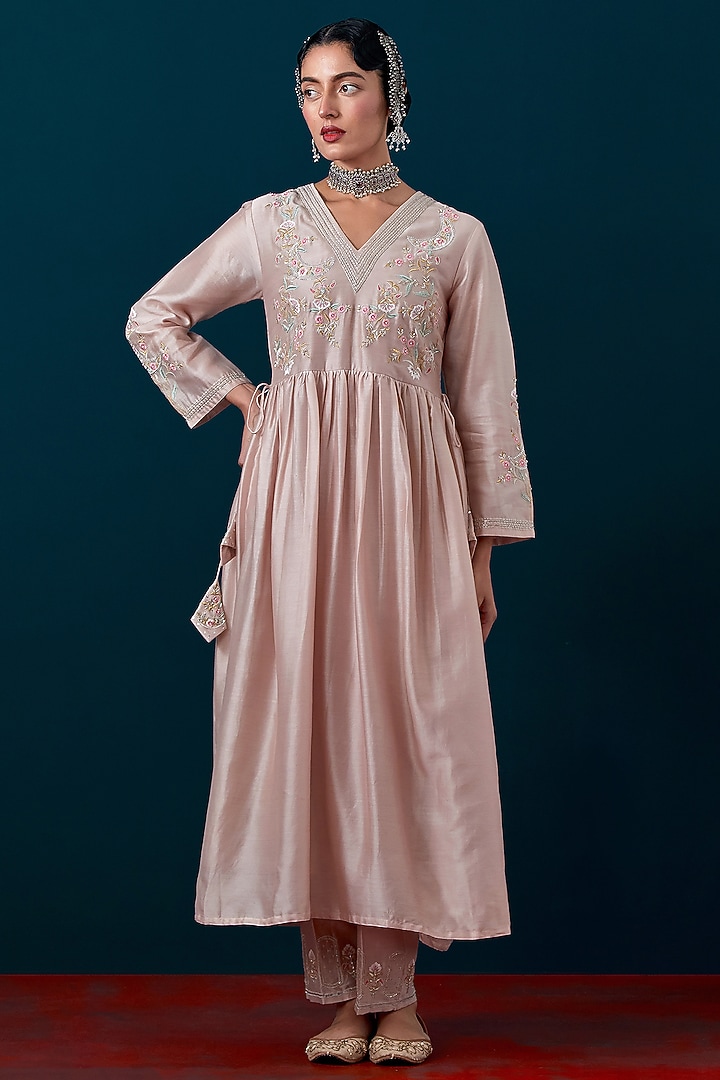 Old Rose Silk Chanderi Floral Embroidered Kurta Set by Anantaa By Roohi Trehan at Pernia's Pop Up Shop