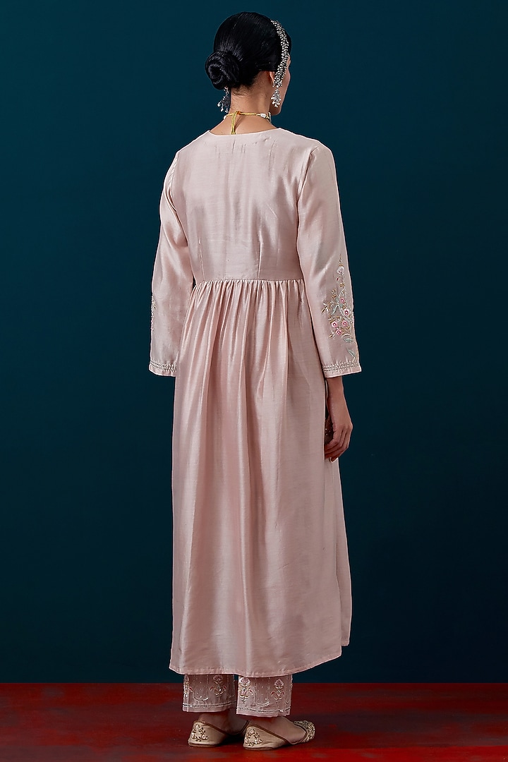 Old Rose Silk Chanderi Floral Embroidered Kurta Set by Anantaa By Roohi Trehan at Pernia's Pop Up Shop