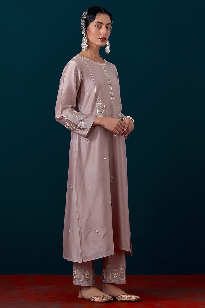 Onion Pink Silk Chanderi Floral Motif Embroidered Kurta Set by Anantaa By Roohi Trehan at Pernia's Pop Up Shop