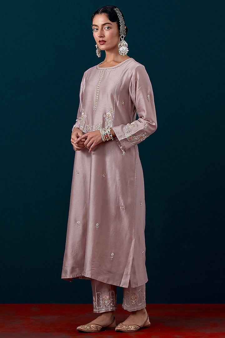 Onion Pink Silk Chanderi Floral Motif Embroidered Kurta Set by Anantaa By Roohi Trehan at Pernia's Pop Up Shop