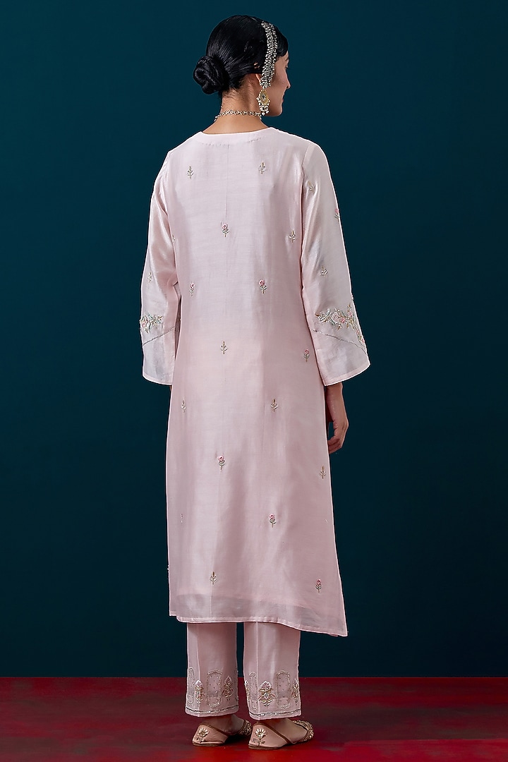 Pink Silk Chanderi Floral Motif Embroidered Kurta Set by Anantaa By Roohi Trehan at Pernia's Pop Up Shop