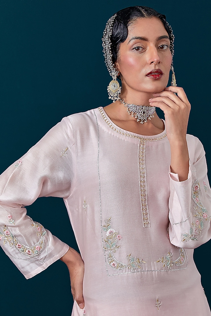 Pink Silk Chanderi Floral Motif Embroidered Kurta Set by Anantaa By Roohi Trehan at Pernia's Pop Up Shop