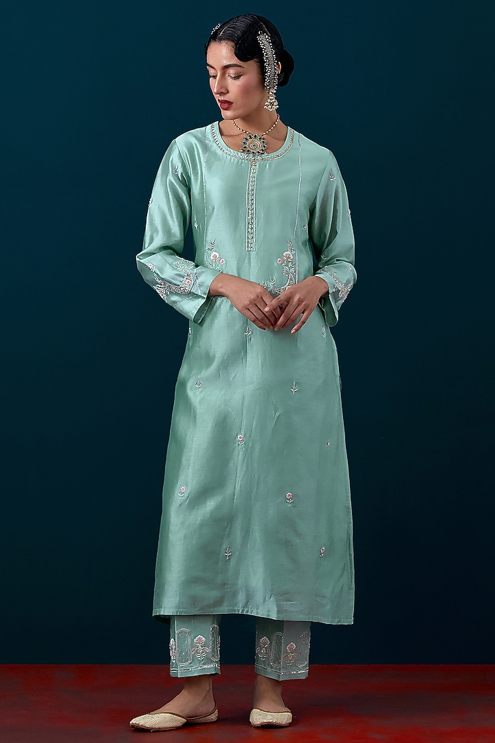 Dull Blue Silk Chanderi Floral Motif Embroidered Kurta Set by Anantaa By Roohi Trehan at Pernia's Pop Up Shop