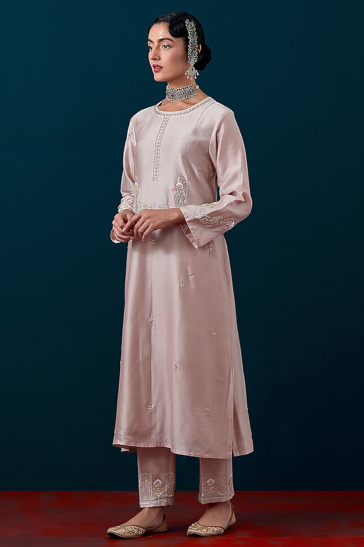 Old Rose Silk Chanderi Floral Motif Embroidered Kurta Set by Anantaa By Roohi Trehan at Pernia's Pop Up Shop