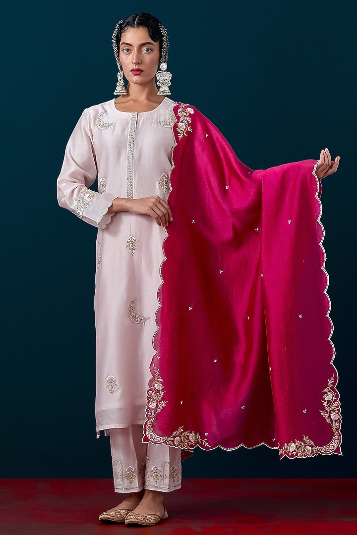 Burgundy Silk Chanderi Floral Scalloped Embroidered Dupatta by Anantaa By Roohi Trehan at Pernia's Pop Up Shop