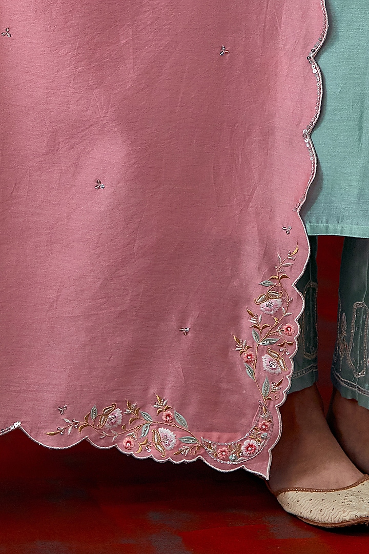 Dark Pink Silk Chanderi Floral Scalloped Embroidered Dupatta by Anantaa By Roohi Trehan at Pernia's Pop Up Shop