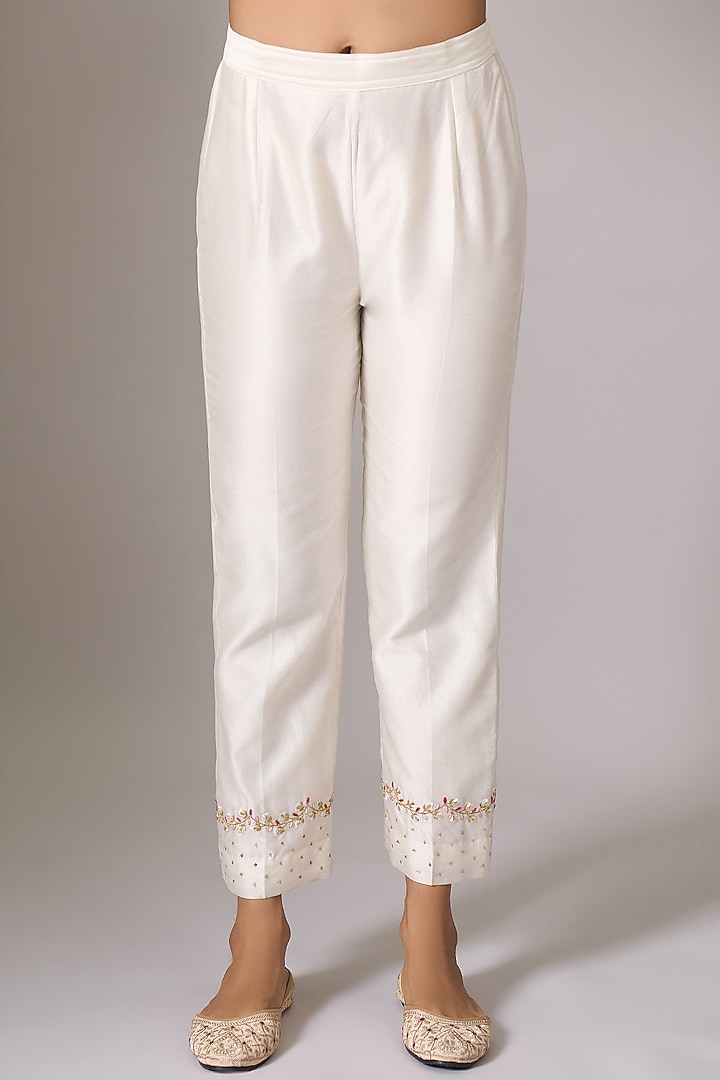 Off-White Silk Chanderi Sequins Embroidered Kurta Set by Anantaa By Roohi Trehan at Pernia's Pop Up Shop