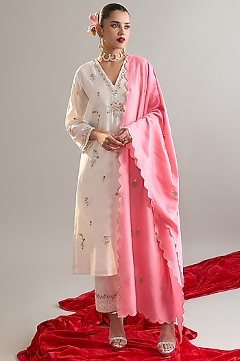 Off-White Silk Chanderi Sequins Embroidered Kurta Set by Anantaa By Roohi Trehan at Pernia's Pop Up Shop