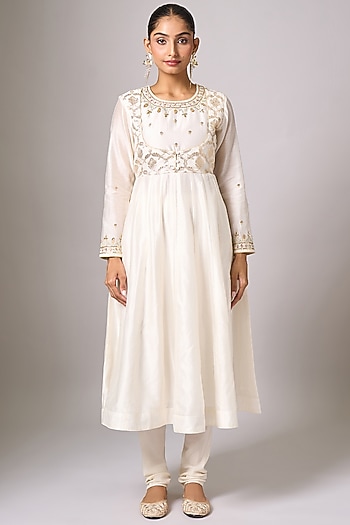Off-White Silk Chanderi Sequins Embroidered Anarkali Set by Anantaa By Roohi Trehan at Pernia's Pop Up Shop