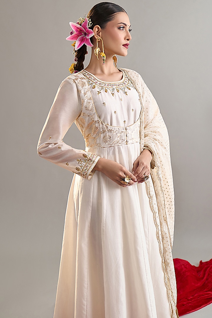 Off-White Silk Chanderi Sequins Embroidered Anarkali Set by Anantaa By Roohi Trehan at Pernia's Pop Up Shop