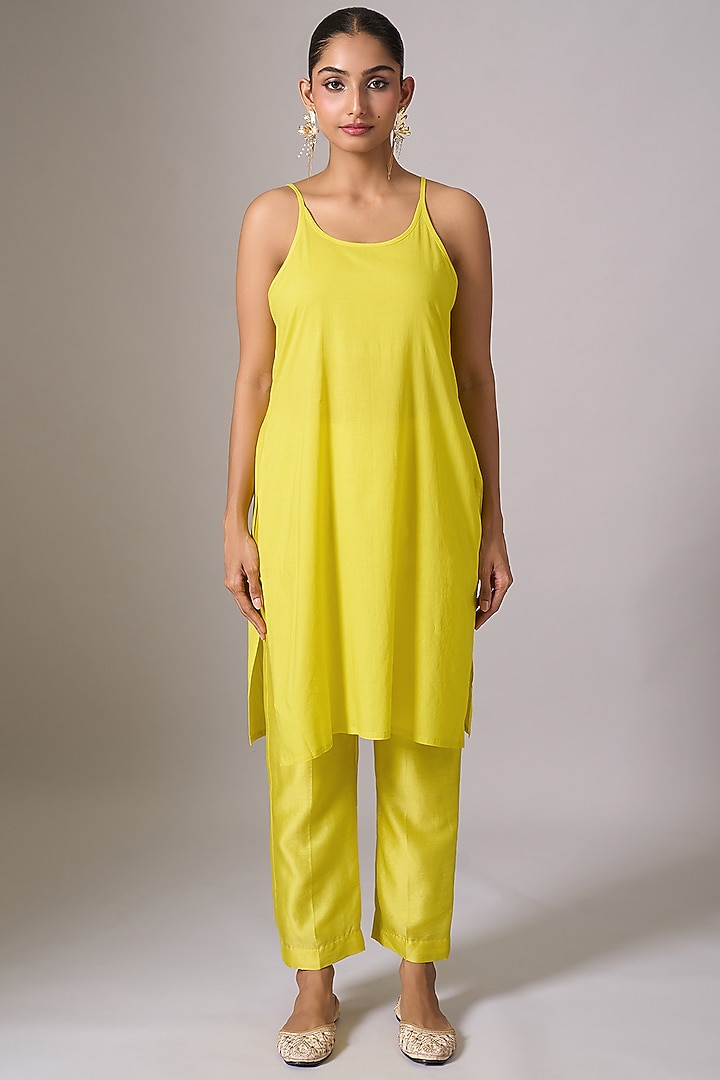 Yellow Silk Chanderi Sequins Embroidered Kaftan Set by Anantaa By Roohi Trehan at Pernia's Pop Up Shop