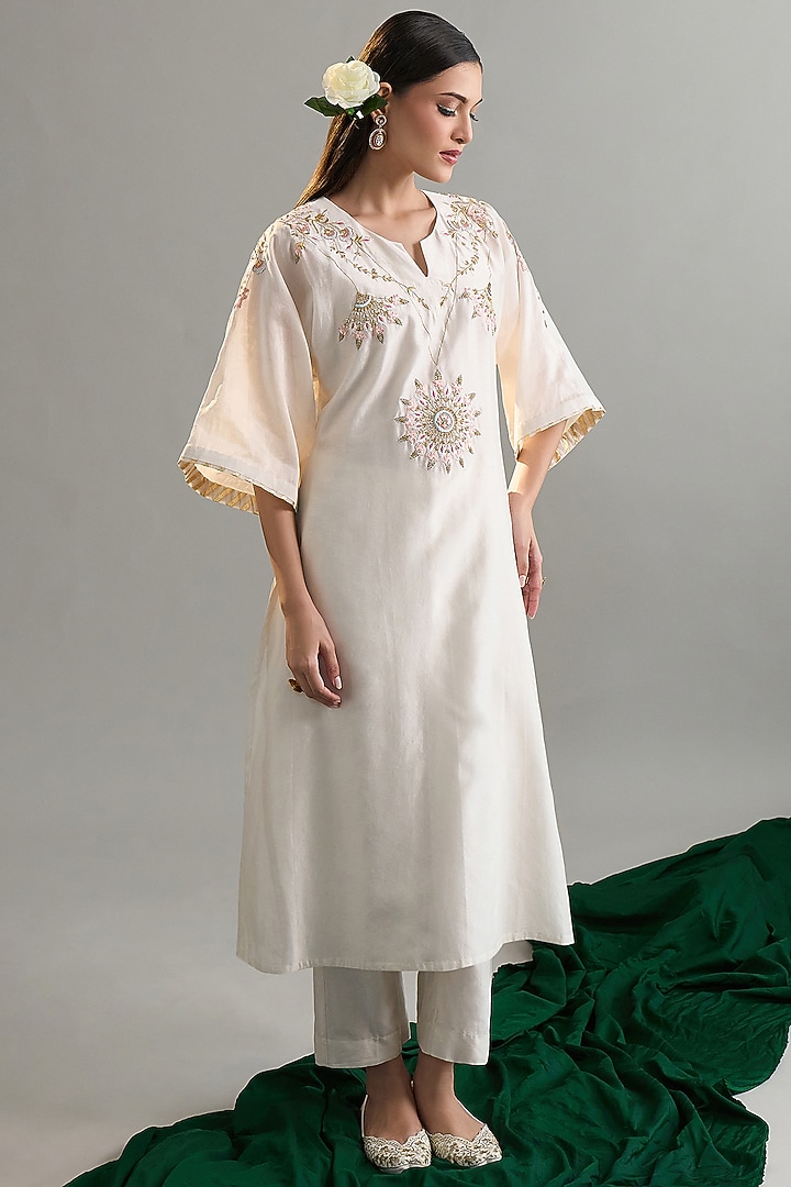 Off-White Silk Chanderi Sequins Embroidered Kurta Set by Anantaa By Roohi Trehan at Pernia's Pop Up Shop