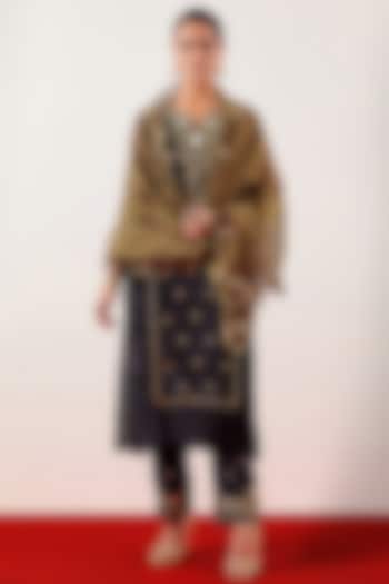 Black Velvet Floral Embroidered Kurta Set by Anantaa By Roohi Trehan at Pernia's Pop Up Shop